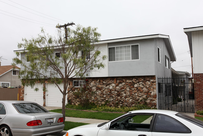 East Fifth Street Apartments in Long Beach, CA - Building Photo - Building Photo