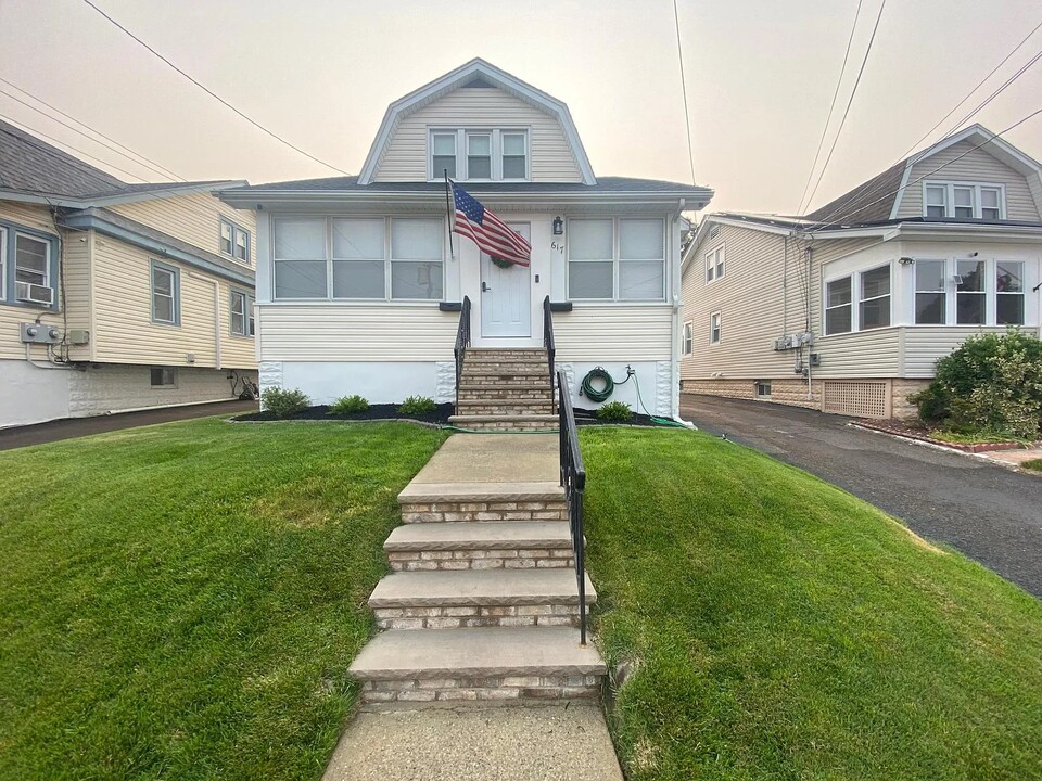 617 Twain Pl, Unit 617 Twain Pl Union NJ #2 in Union, NJ - Foto de edificio