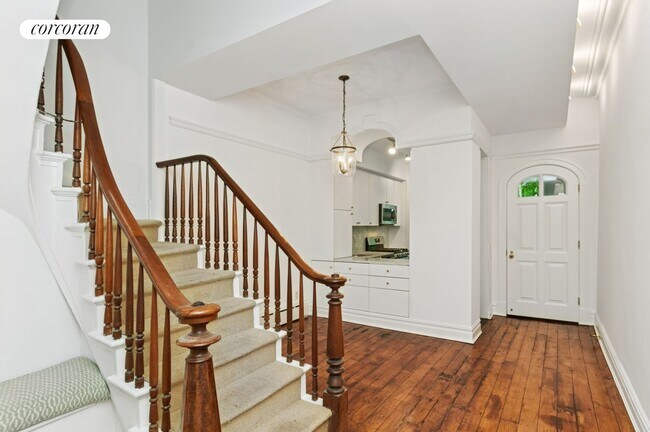 208 E 78th St in New York, NY - Building Photo - Building Photo
