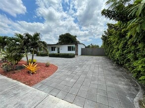 4161 SW 102nd Ave in Miami, FL - Building Photo - Building Photo