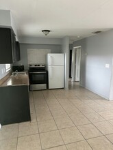 316 E Boyer St-Unit -A in Tarpon Springs, FL - Building Photo - Building Photo