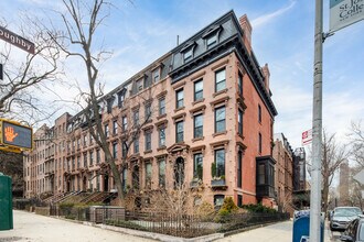 230 Washington Ave in Brooklyn, NY - Building Photo - Building Photo