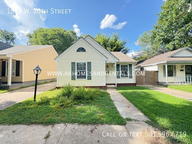 1613 W 20th St