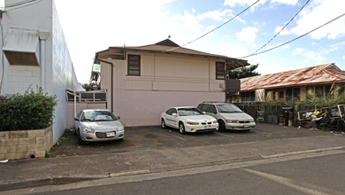 907 Palm Pl in Wahiawa, HI - Building Photo - Building Photo