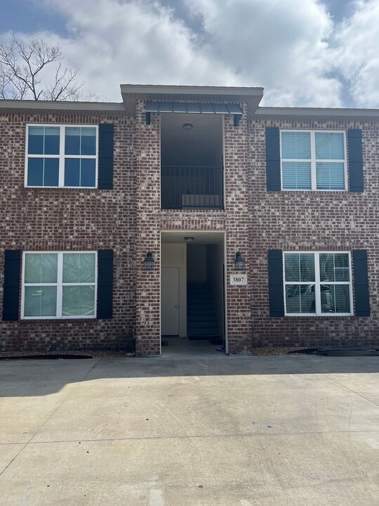 3807 Kirkman St in Lake Charles, LA - Building Photo
