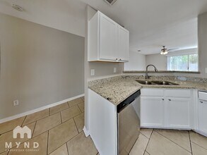 324 Lebanon St in San Antonio, TX - Building Photo - Building Photo