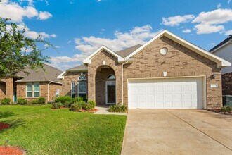 3056 Winterberry Ln in Dickinson, TX - Building Photo - Building Photo