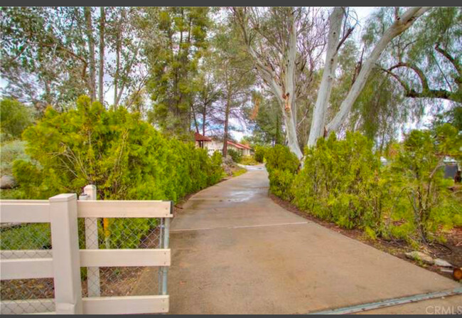 23692 Lemon Ave in Perris, CA - Foto de edificio - Building Photo