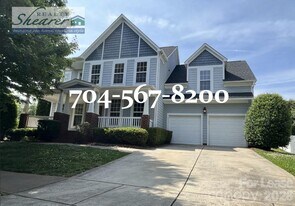 8531 Camberly Rd in Huntersville, NC - Building Photo