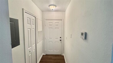 6530 Swissco Dr in Orlando, FL - Building Photo - Building Photo