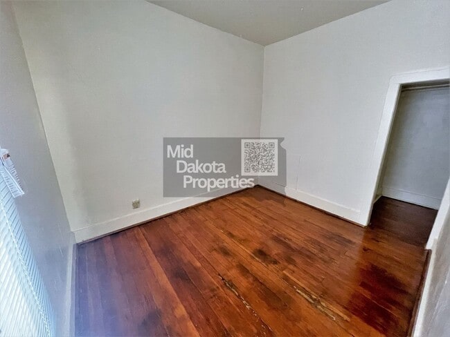 1020 E 1st Ave in Mitchell, SD - Building Photo - Building Photo