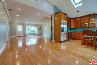7384 W 83rd St in Los Angeles, CA - Building Photo - Building Photo