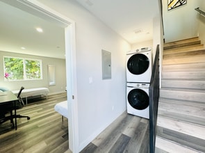 1301 N Kingsley Dr, Unit 1 in Los Angeles, CA - Building Photo - Building Photo