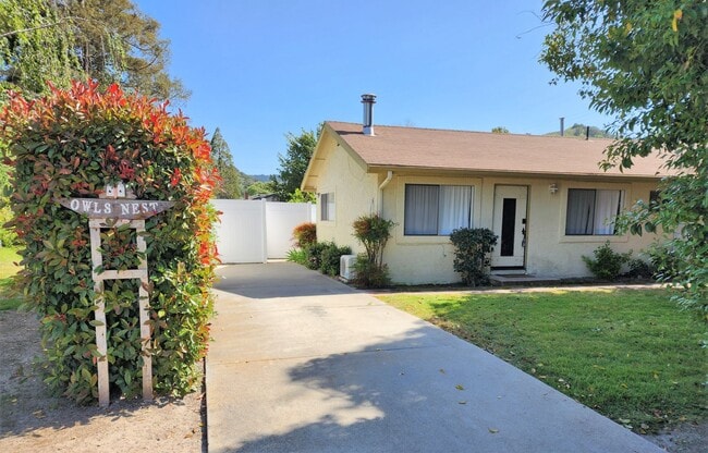 410 Helena St in Los Alamos, CA - Building Photo - Building Photo