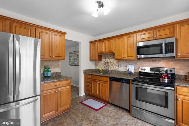 1713 Redgate Farms Ct in Rockville, MD - Building Photo - Building Photo