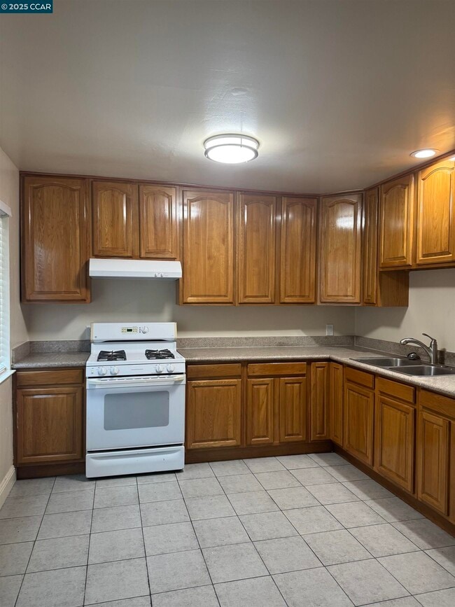 property at 941 37th St