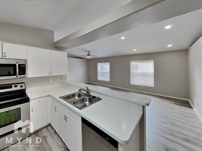 23100 Clearwater Pl in Land O Lakes, FL - Building Photo - Building Photo