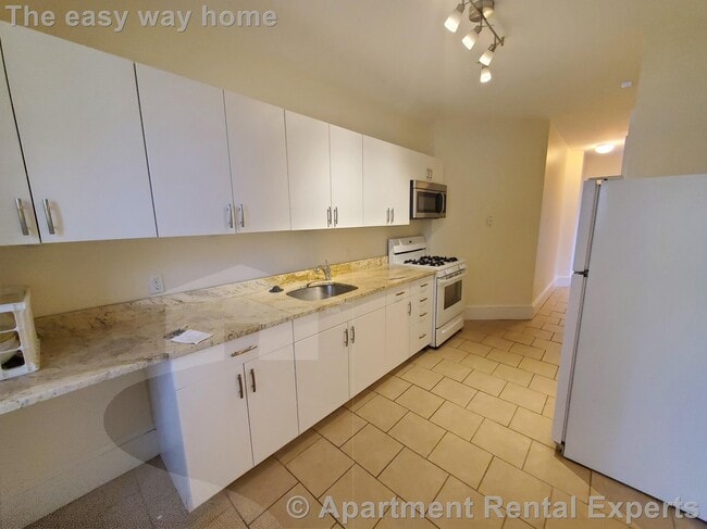 991 Massachusetts Ave in Cambridge, MA - Building Photo - Building Photo