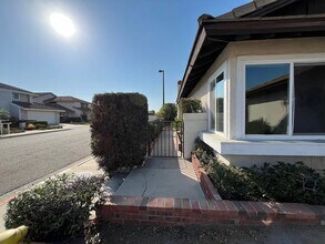 11 Woodhollow in Irvine, CA - Building Photo - Building Photo