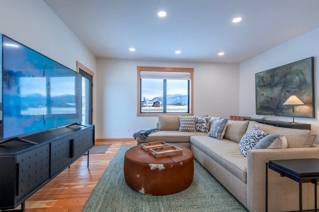 3402 Alta Vista Dr