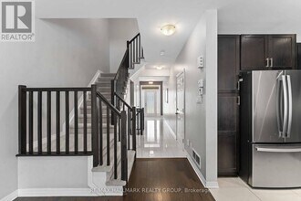 900 Littlerock St in Ottawa, ON - Building Photo - Building Photo