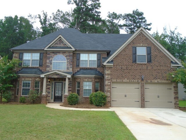 381 Plymstock Dr in Mcdonough, GA - Foto de edificio