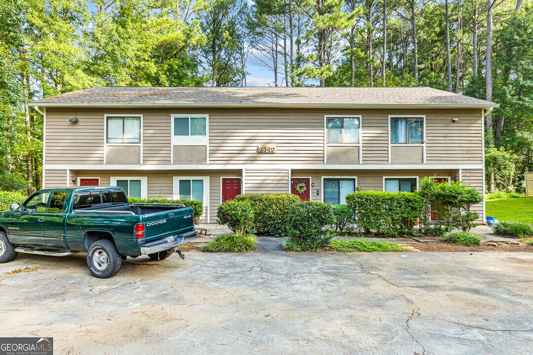 6349 Holcomb Way in Norcross, GA - Building Photo