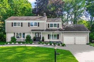 6 Trails End in Rye, NY - Building Photo