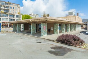Central Peak in Kirkland, WA - Building Photo