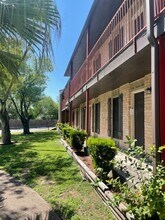 Vista De Palmas in Edinburg, TX - Foto de edificio - Building Photo