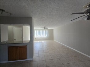 4910 Viceroy St in Cape Coral, FL - Foto de edificio - Building Photo