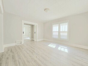 112 E Bowman St-Unit -112 E Bowman Unit 1 in South Bend, IN - Building Photo - Building Photo