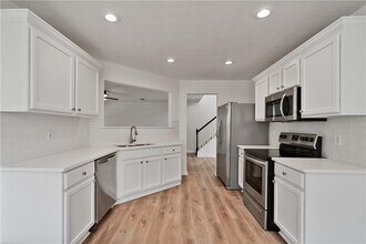 228 Carrington Way in Canton, GA - Foto de edificio - Building Photo