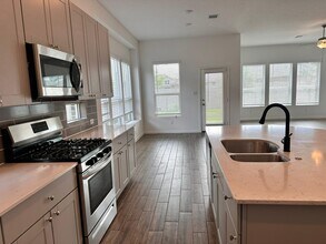 15126 Nettleton Ml in San Antonio, TX - Building Photo - Building Photo