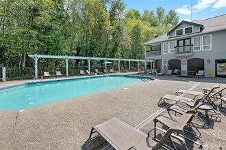 33020 10th Ave SW in Federal Way, WA - Building Photo - Building Photo