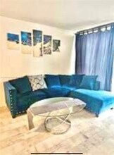 3401 N Country Club Dr in Aventura, FL - Building Photo - Building Photo