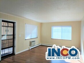 1280 S Wolff St in Denver, CO - Building Photo - Building Photo