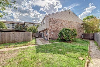 7547 Brompton St in Houston, TX - Building Photo - Building Photo