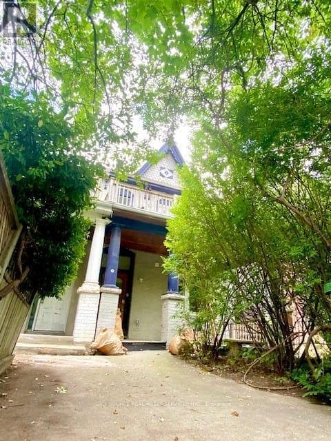 property at 157-157 Huron St