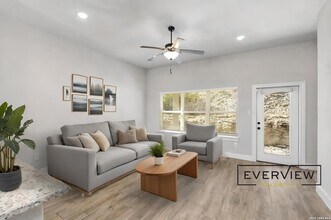 229 High Dr in Spring Branch, TX - Building Photo - Building Photo