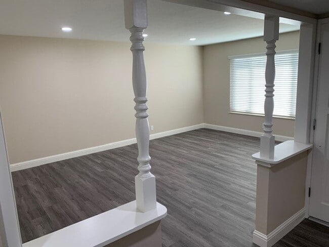 1071 N Williams St in Hanford, CA - Building Photo - Building Photo