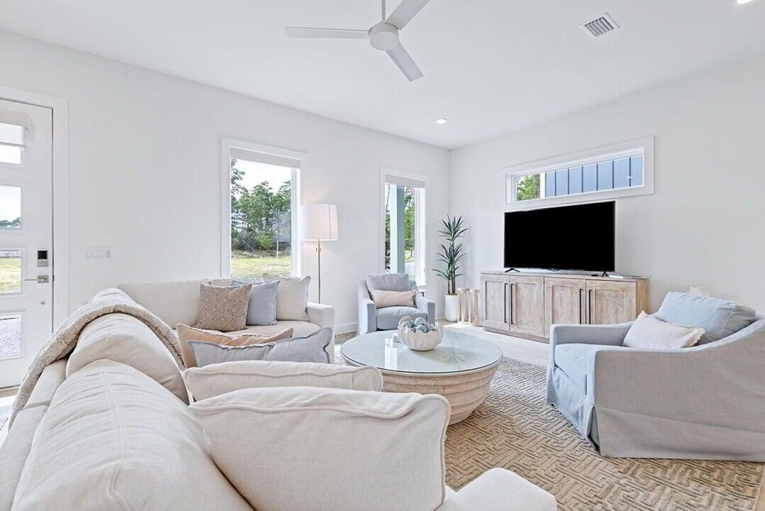 68 Sarah St in Inlet Beach, FL - Building Photo