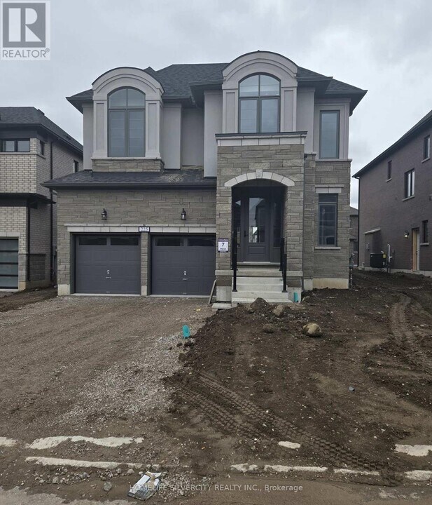225 Harwood Ave in Woodstock, ON - Building Photo