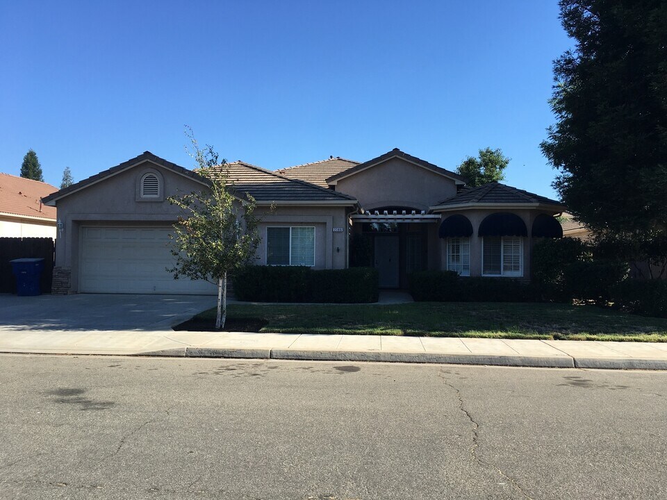 2386 E Shea Dr in Fresno, CA - Building Photo