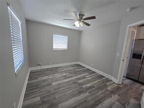 107 W Clay Ave in Brandon, FL - Building Photo - Building Photo