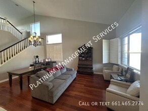 7345 Sunnyslope Dr in Quartz Hill, CA - Building Photo - Building Photo