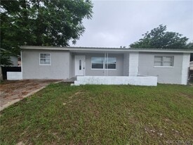 16 N Osceola St in Beverly Hills, FL - Building Photo