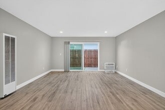 13392 Magnolia St in Garden Grove, CA - Building Photo - Building Photo