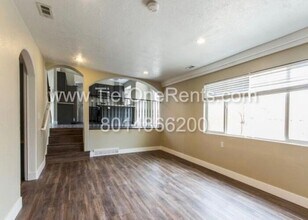 627 Jake Garn Blvd in Salt Lake City, UT - Building Photo - Building Photo