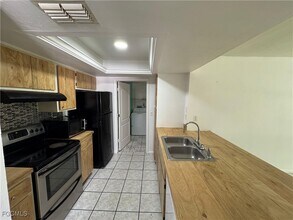 515 SE 23rd Pl in Cape Coral, FL - Building Photo - Building Photo